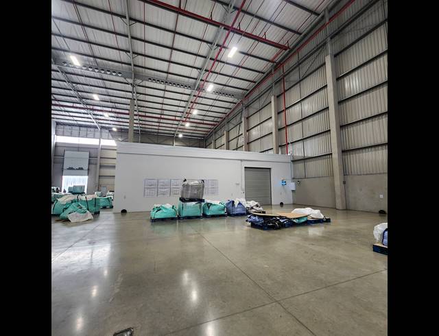 3,450M² WAREHOUSE TO LET IN RIVERHORSE VALLEY